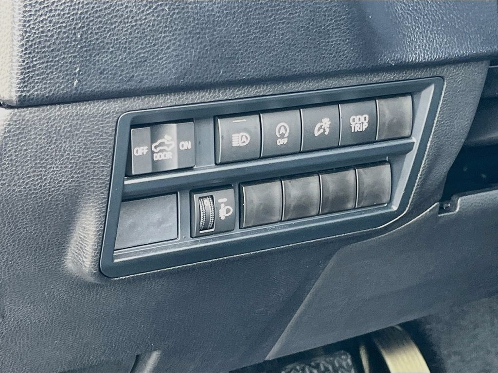 Used 2026 Toyota Tundra SR AWD/4WD image 10