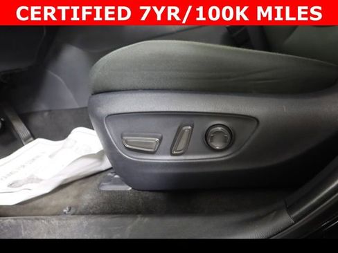 Used 2025 Toyota RAV4 XLE AWD/4WD image 19
