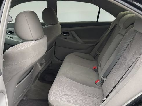 Used 2011 Toyota Camry LE FWD image 14