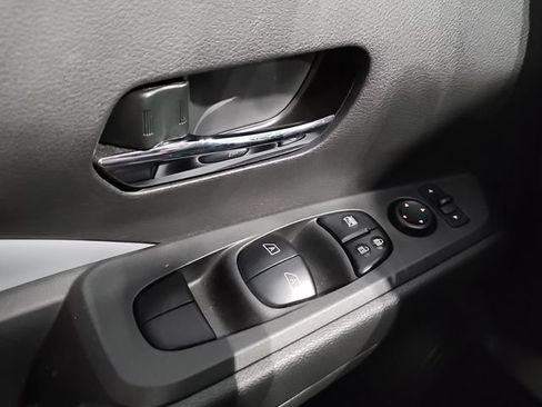 Used 2024 Nissan Kicks SR w/ SR Premium Package FWD image 25