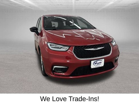 Used 2025 Chrysler Pacifica Select FWD image 3