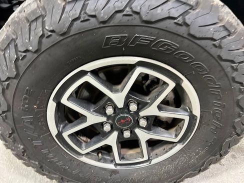 Used 2025 Jeep Wrangler Unlimited Rubicon AWD/4WD image 39