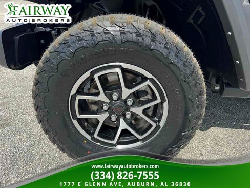 Used 2025 Jeep Wrangler Unlimited Rubicon w/ Convenience Group image 30