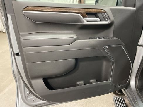 Used 2025 GMC Sierra 1500 SLE image 24