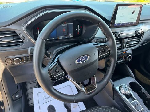 Used 2023 Ford Escape Active w/ Cold Weather Package FWD image 18