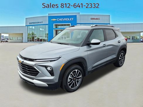 Used 2025 Chevrolet TrailBlazer LT image 3