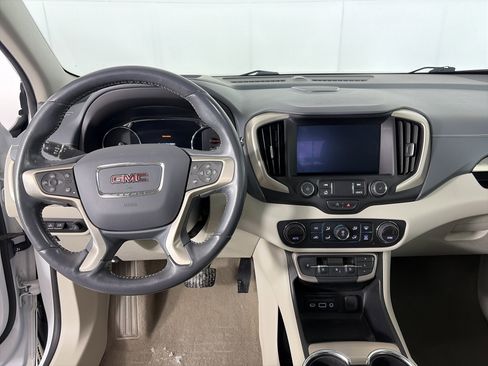 Used 2022 GMC Terrain Denali image 3