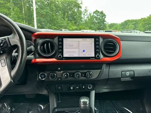 Used 2020 Toyota Tacoma TRD Off-Road AWD/4WD image 21