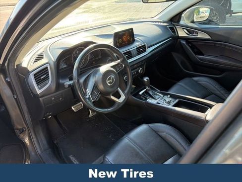 Used 2017 MAZDA MAZDA3 Touring FWD image 4