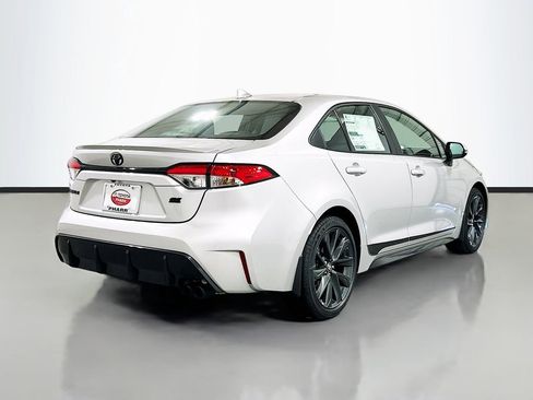 New 2025 Toyota Corolla SE FWD image 4