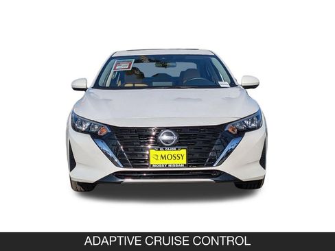 Used 2025 Nissan Sentra SV w/ SV Premium Package FWD image 4