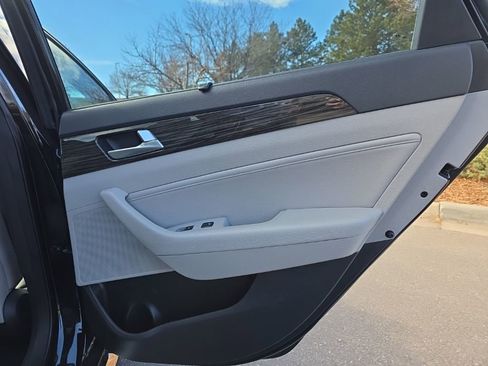 Used 2015 Hyundai Sonata Limited w/ Option Group 05 image 20