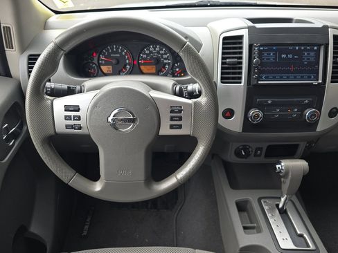 Used 2019 Nissan Frontier SV image 15