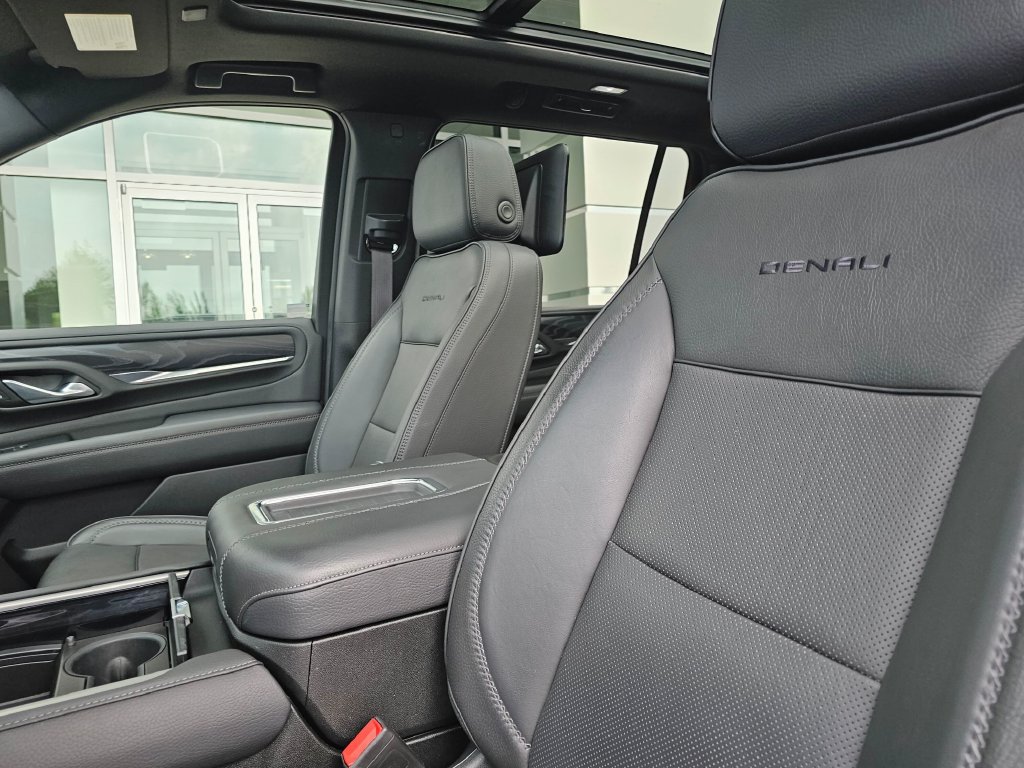 Used 2023 GMC Yukon XL Denali w/ Max Trailering Package AWD/4WD image 25