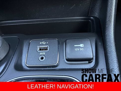 Used 2019 Jeep Cherokee Limited AWD/4WD image 35