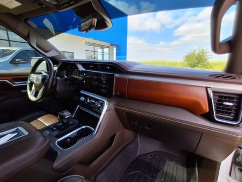 Used 2022 GMC Sierra 1500 Denali w/ Denali Reserve Package image 15