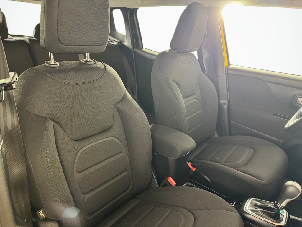 Used 2018 Jeep Renegade Latitude w/ Cold Weather Group AWD/4WD image 35