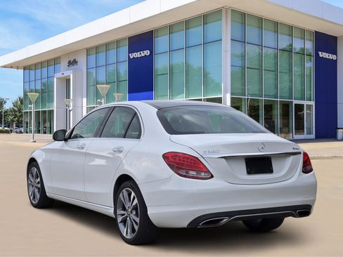 Used 2018 Mercedes-Benz C 300 4MATIC Sedan image 4
