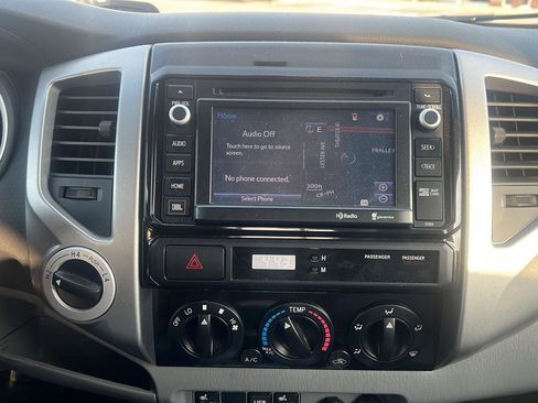 Used 2014 Toyota Tacoma 4x4 Double Cab w/ Limited Package image 21