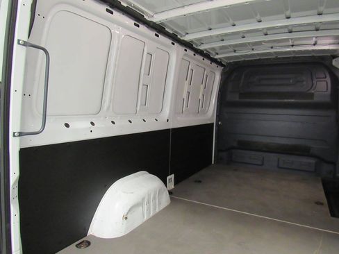 Used 2020 Mercedes-Benz Sprinter 2500 image 18