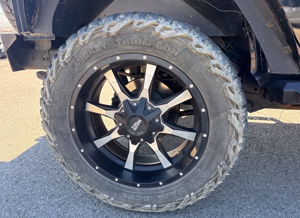 Used 2015 Jeep Wrangler Unlimited Rubicon w/ Connectivity Group AWD/4WD image 15