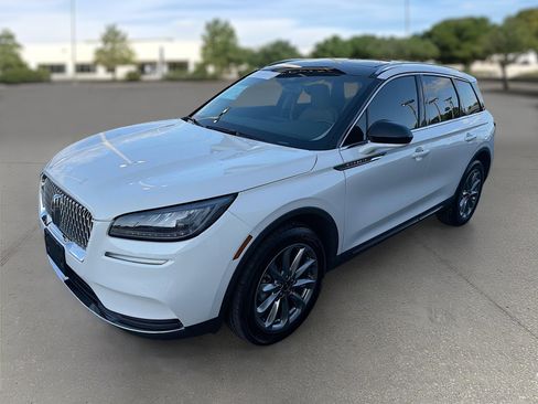 Certified 2022 Lincoln Corsair AWD w/ Premium Package image 3