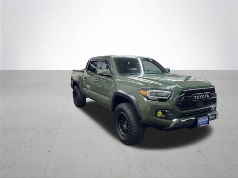 Used 2021 Toyota Tacoma TRD Off-Road AWD/4WD image 11