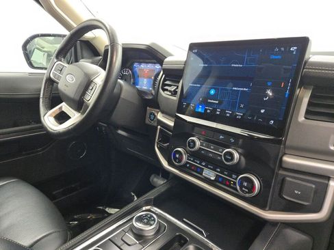 Used 2023 Ford Expedition Max XLT image 9