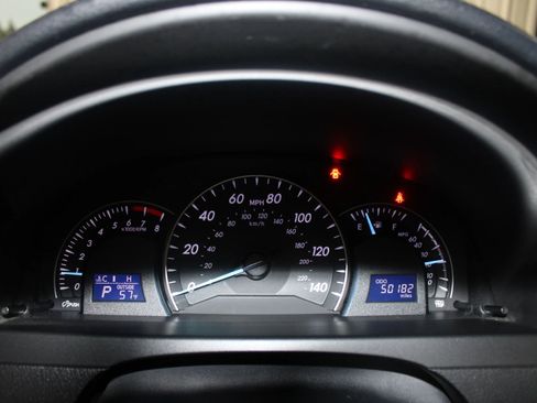 Used 2012 Toyota Camry LE image 14