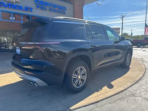 Certified 2025 Chevrolet Traverse LT image 9