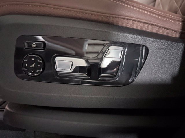 Used 2026 BMW X5 xDrive40i AWD/4WD image 32
