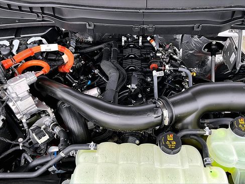 New 2025 Ford F150 Platinum w/ Equipment Group 702A High image 20