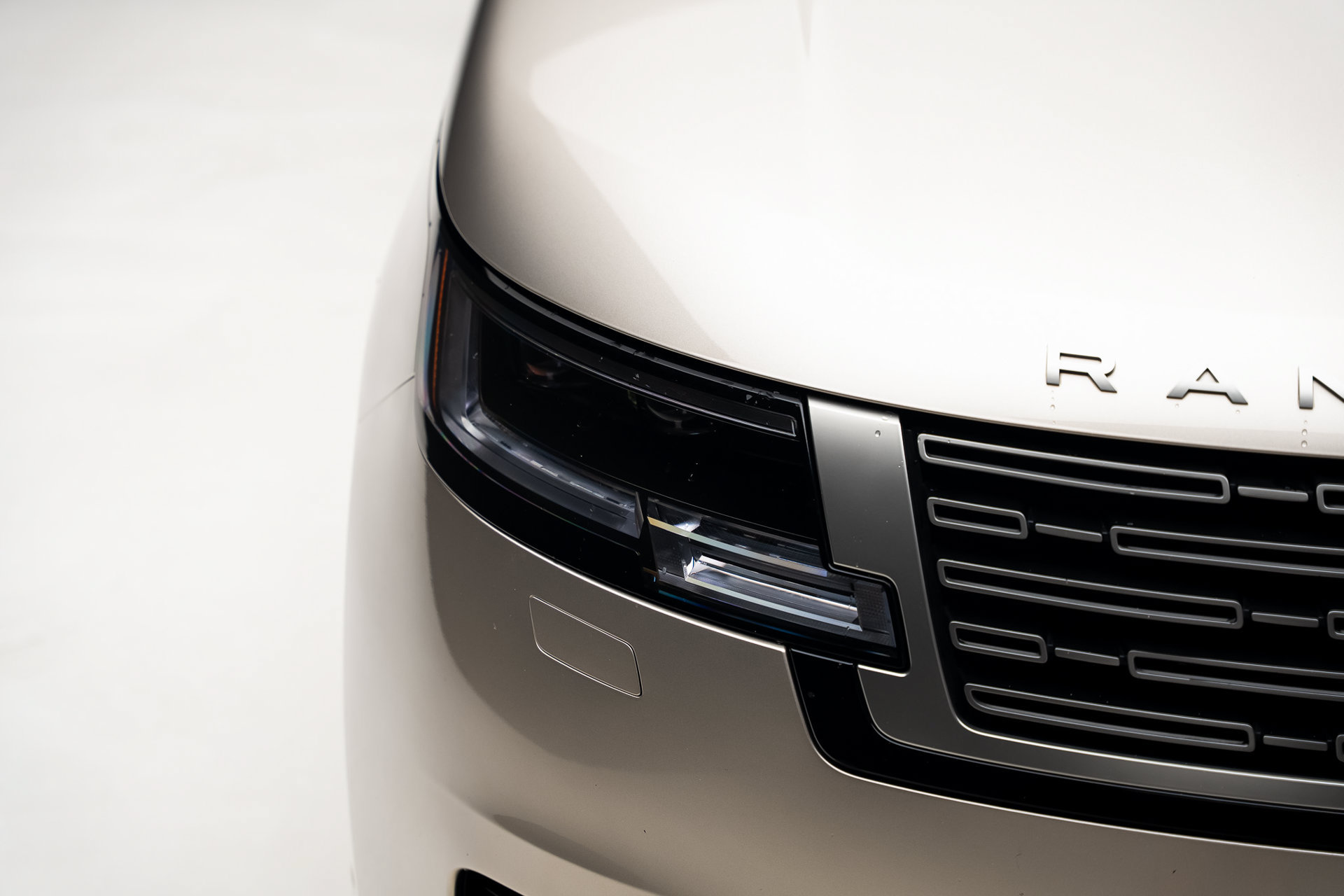 Used 2024 Land Rover Range Rover SE AWD/4WD image 12