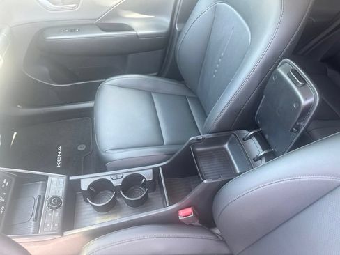 Used 2024 Hyundai Kona Limited AWD/4WD image 32