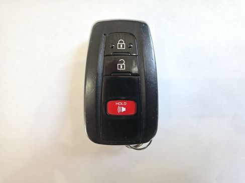 Used 2022 Toyota RAV4 XLE AWD/4WD image 31