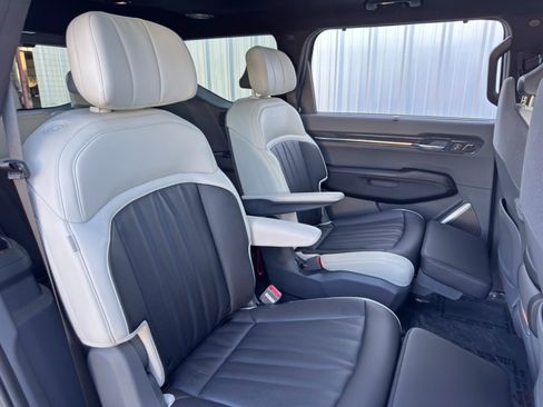 Used 2024 Kia EV9 GT-Line image 41