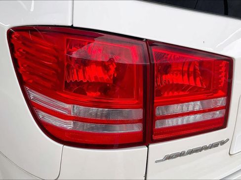 Used 2018 Dodge Journey SE w/ Popular Equipment Group FWD image 27