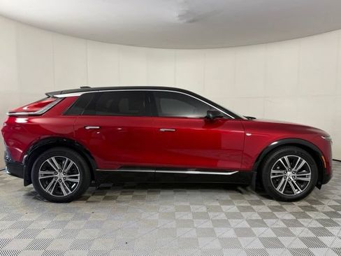 Certified 2024 Cadillac Lyriq Luxury RWD image 10