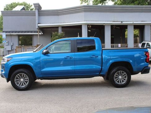 Used 2024 Chevrolet Colorado LT w/ LT Convenience Package II RWD image 4