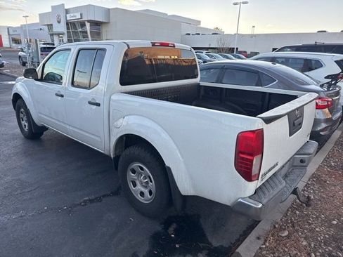 Used 2015 Nissan Frontier S image 6