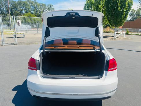Used 2014 Volkswagen Passat TDI SE FWD image 18