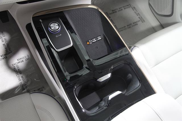 Used 2025 Buick Enclave Avenir w/ LPO, Floor Liner Package AWD/4WD image 14