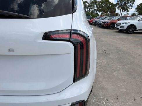 Certified 2025 Kia Telluride EX FWD image 10