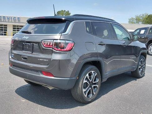 Used 2022 Jeep Compass Limited AWD/4WD image 4