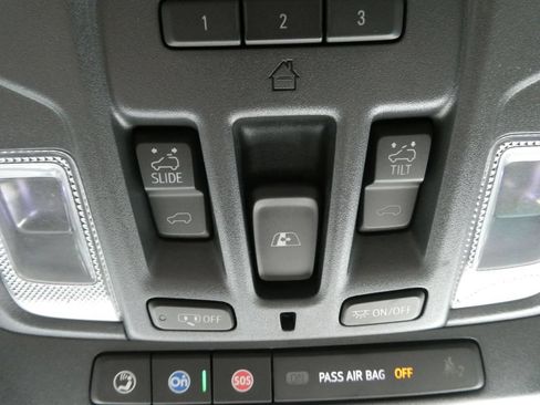 Used 2025 Chevrolet Silverado 2500 ZR2 AWD/4WD image 29