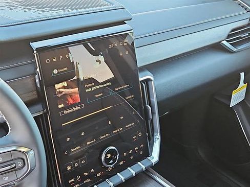 New 2026 GMC Acadia Denali Ultimate w/ LPO, Floor Liner Package image 18