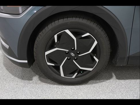 Certified 2024 Hyundai Ioniq 5 SEL RWD image 24