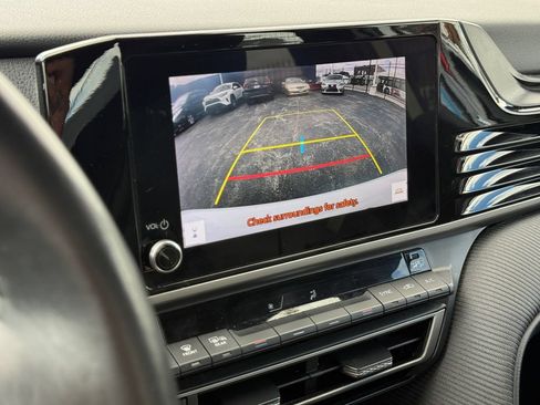 Certified 2025 Toyota Camry SE FWD image 33