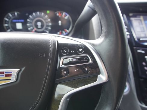 Used 2018 Cadillac Escalade Platinum AWD/4WD image 17