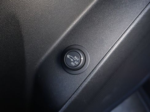 Used 2023 Chevrolet Equinox LT image 9